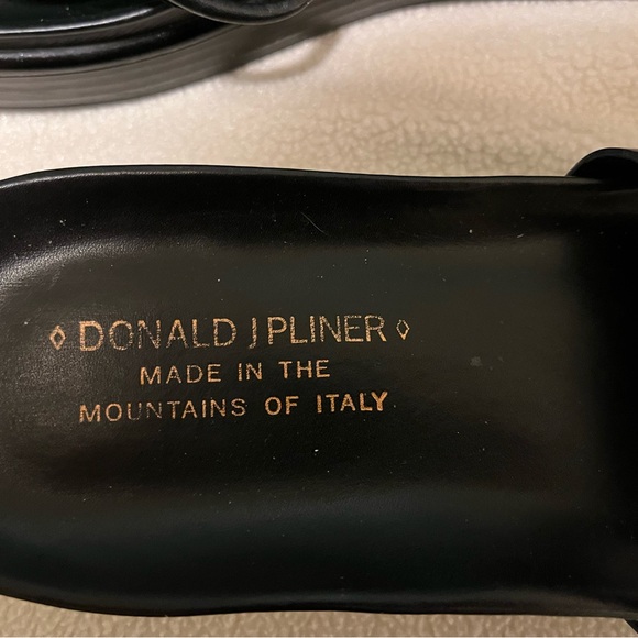 8.5 Donald Pliner leather sandals - Picture 2 of 6